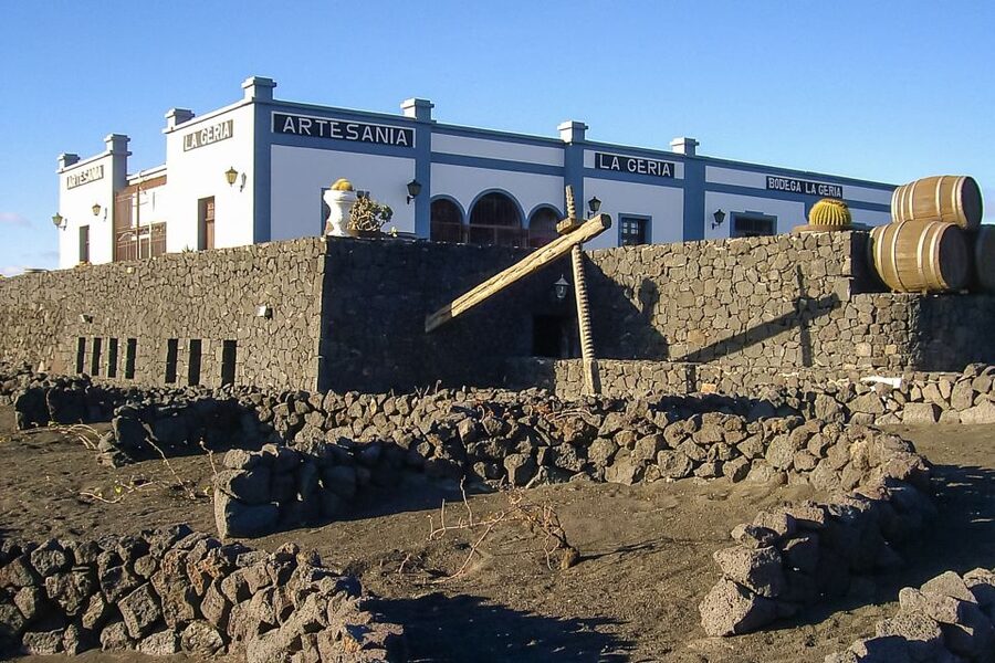 Lanzarote: Timanfaya Park and Jameos del Agua Full-Day Tour - Jameos del Agua, Lanzarote’s most polished cave