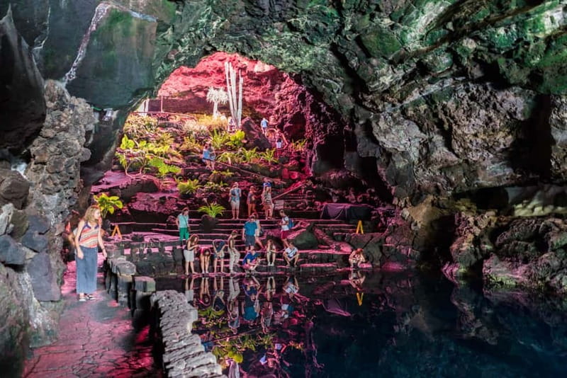 Lanzarote: Timanfaya Park, Jameos Agua, & Cueva Verdes Tour - The guides make the difference