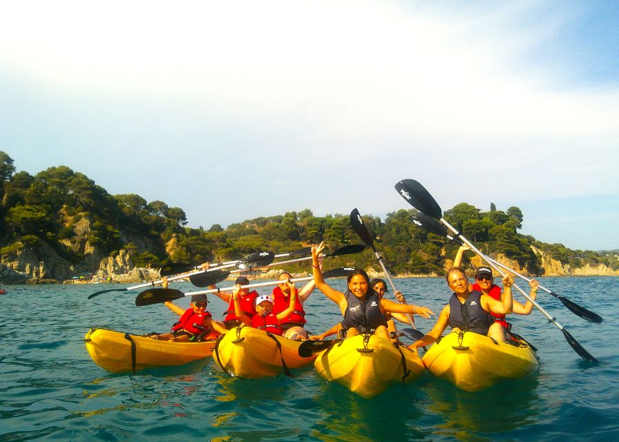 Lloret de Mar: Costa Brava Kayak Tour and Swimming - Fenals to S’Agulla, four kilometers of coast