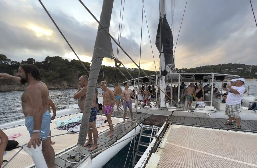 Lloret de Mar: Sunset Catamaran Cruise with DJ and Drinks - Booking, cancellation, and age rules