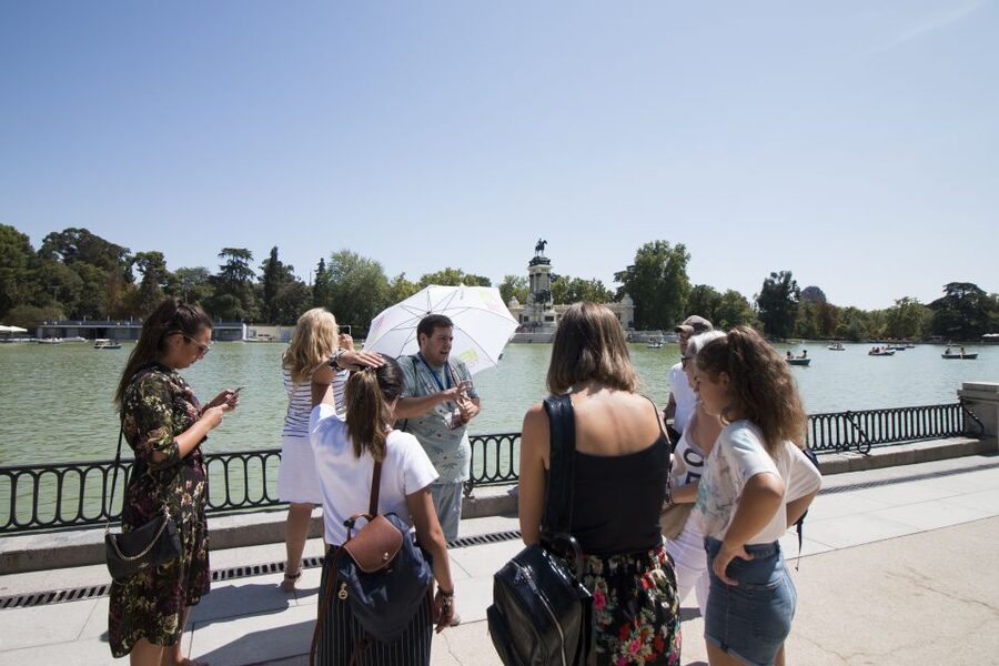 Madrid: 1.5-Hour Retiro Park Guided Walking Tour - Why a guide helps in Retiro Park