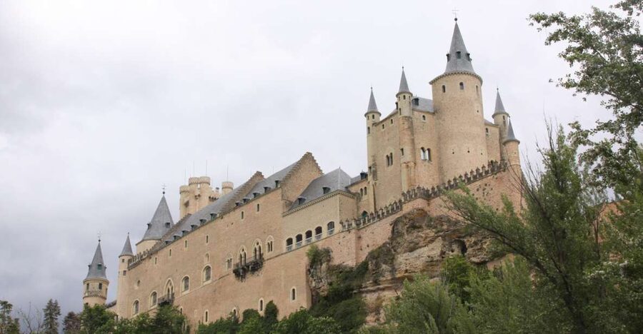 Madrid: Avila and Segovia Day Trip with Tickets to Monuments - Key points to know before booking