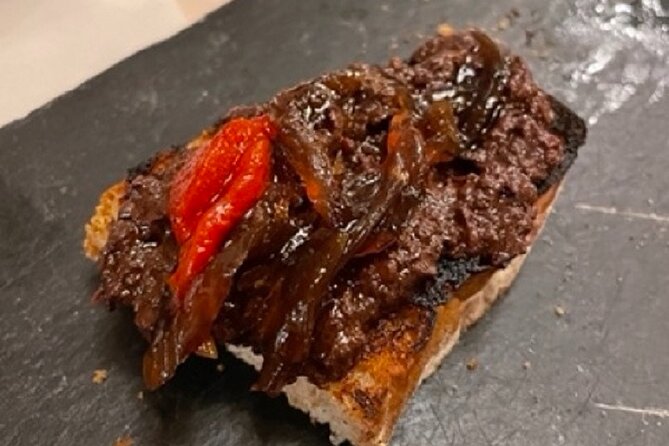 Madrid by Night Small Group Tour: Stories, Sights and Tapas Bites - Key points to know before you book