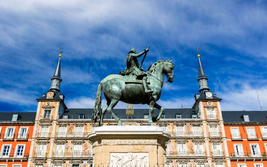 Madrid: City Highlights Guided Walking Tour - Royal Palace, Plaza de Oriente, and the Philip IV statue