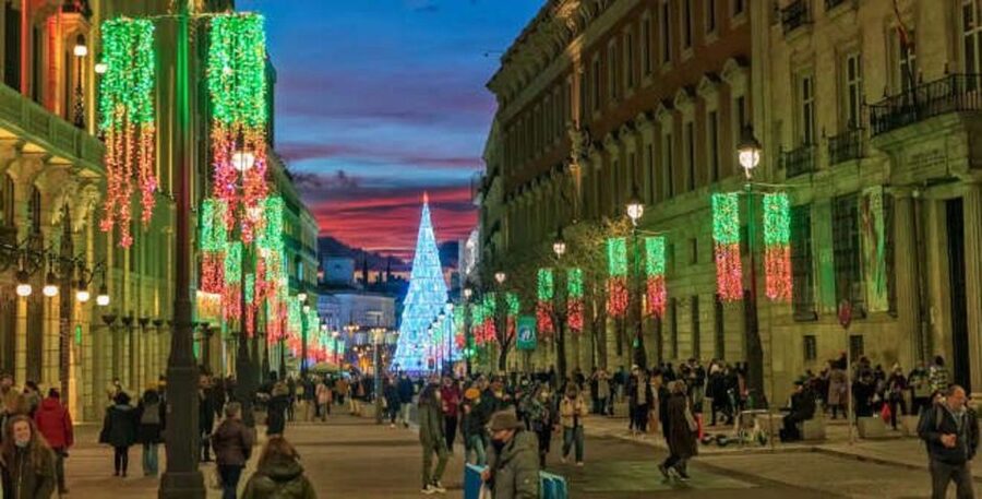 Madrid: City Highlights Tuk Tuk Tour - San Miguel Market and Local Pointers