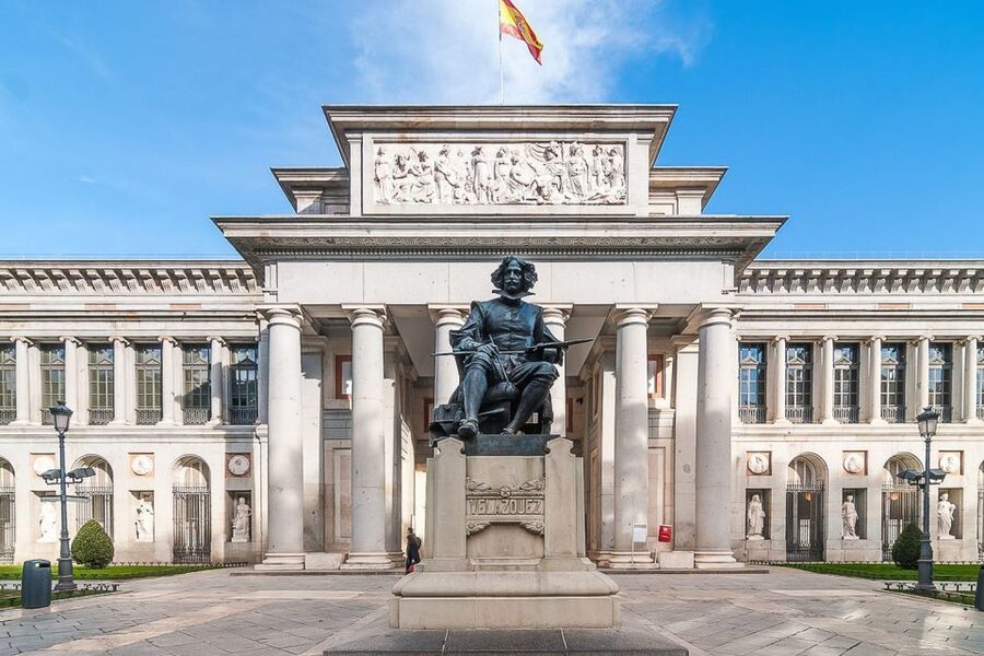 Madrid: El Prado Museum and the Royal Palace Guided Tour - The walk through Madrid’s historic center