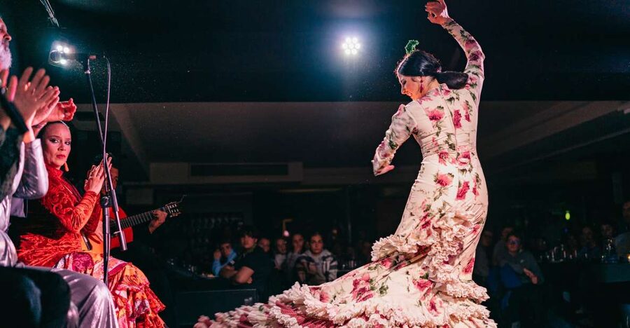 Madrid: Flamenco Show at Tablao Las Carboneras - Entering the former palace basement