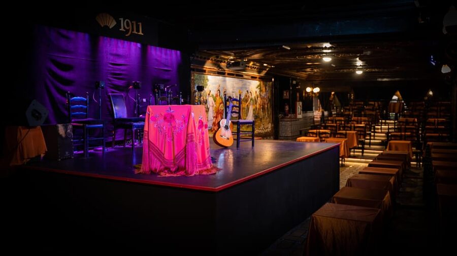 Madrid: Flamenco Show&Drink at Tablao 1911 (World's Oldest) - Choosing between the seating zones