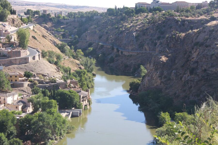 Madrid: Full-Day Guided Tour of Toledo with Cathedral Visit - What $74 really buys you