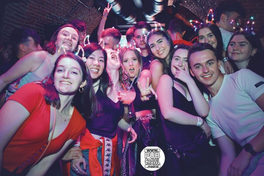 Madrid: Guided Pub Crawl Madrid Experience and Club Entry - Why this Madrid pub crawl works for first nights