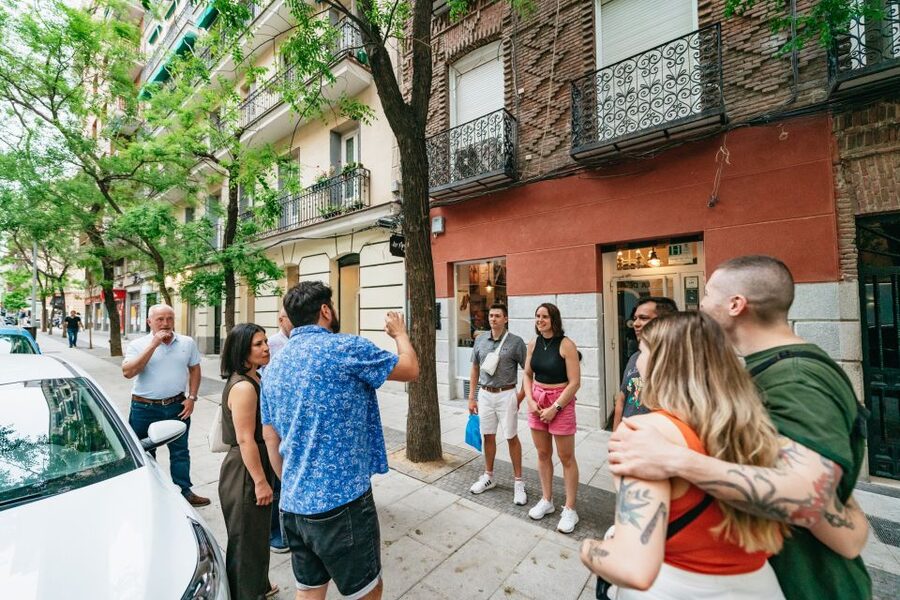 Madrid: Guided Tapas Tour with Tastings and Drinks - A social evening, not a silent tasting