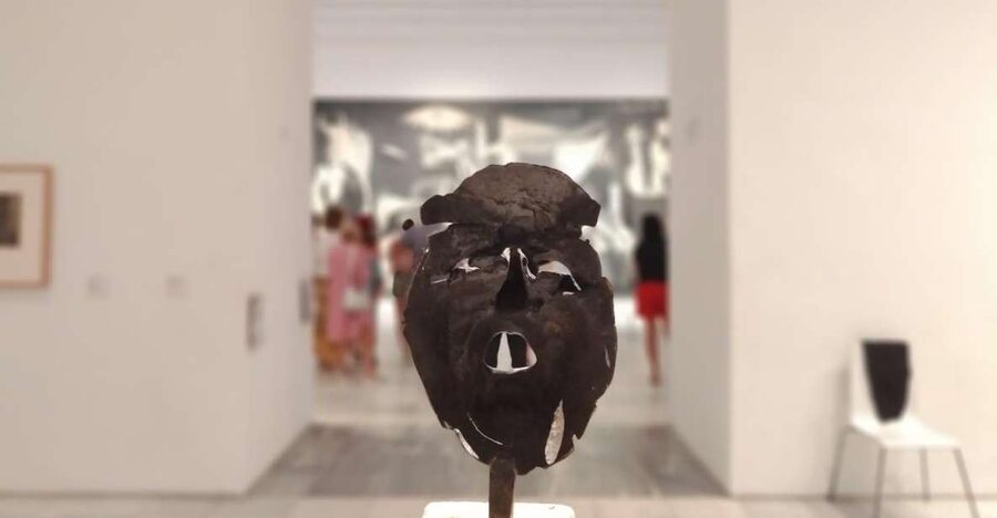 Madrid: Guided Tour of Reina Sofía Museum with Entry Ticket - Why a guided visit helps at the Reina Sofía