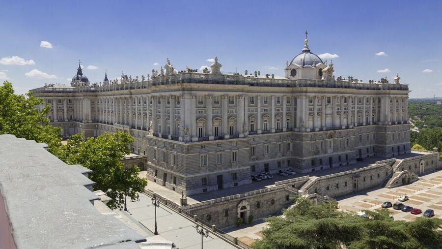 Madrid: Guided Visit to the Royal Palace - What the guide adds to the visit