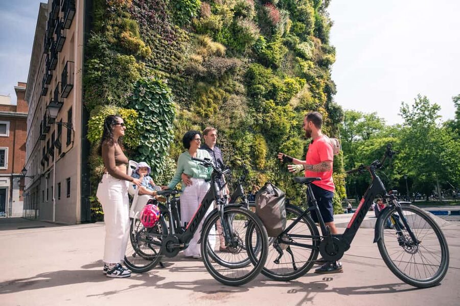 Madrid: Highlights Bike Tour with Optional E-Bike or Tapas - Is $33 a good value?