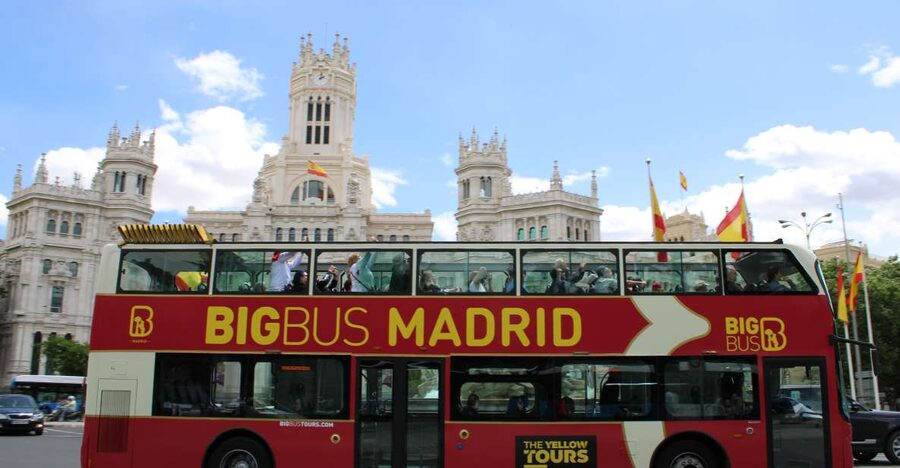 Madrid: Open-Top Big Bus Sightseeing Tour with Live Guide - Fuente de Neptuno and the Paseo del Prado