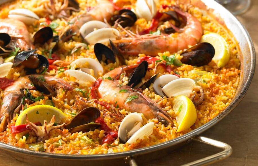 Madrid: Paella and Sangria Workshop in the City Center - A three-hour Spanish dinner you help create