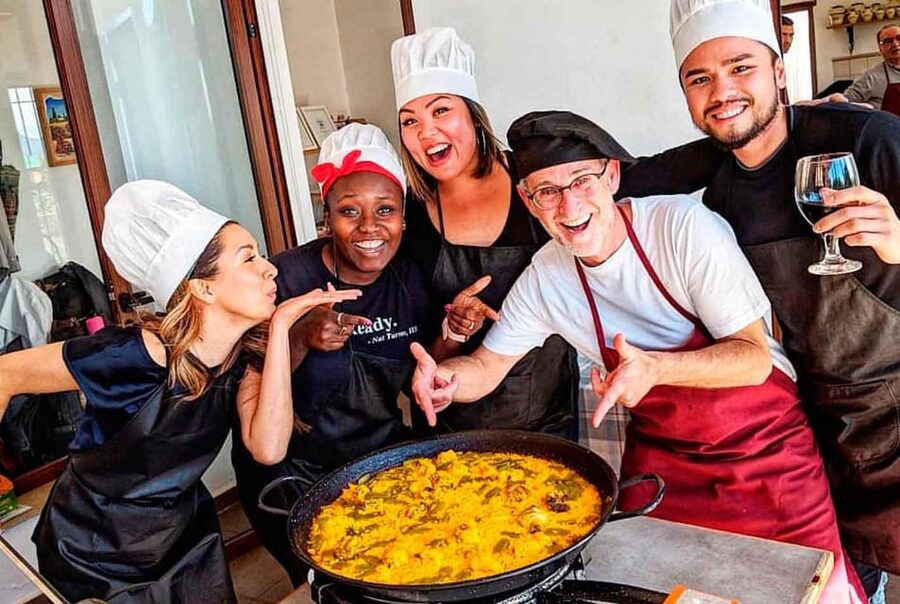Madrid: Paella and Sangria Workshop in the City Center - Finding the Bon Vivant meeting point