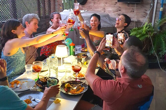 Madrid: Paella & Sangria Classes- Seafood, Chicken & Vegan option - Three Spanish Liquors at the Finish
