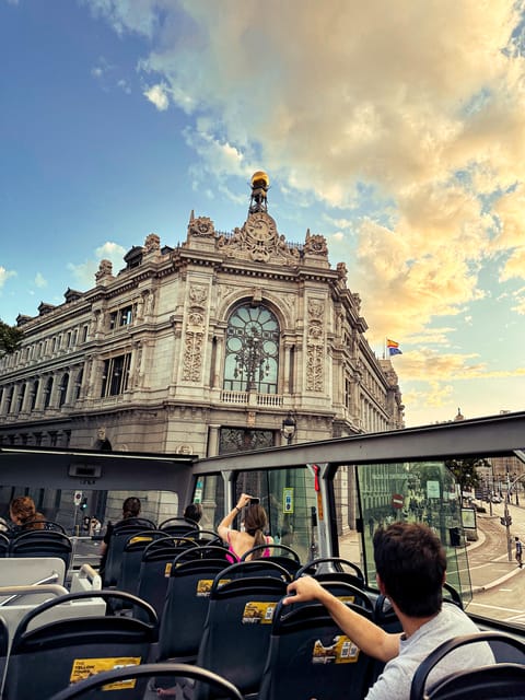 Madrid: Panoramic Open-Top Bus Day or Night Tour with Guide - The guides make the difference