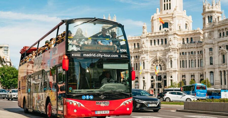 Madrid: Panoramic Route City Tour - Route 2: Santiago Bernabéu, Serrano, and contemporary Madrid