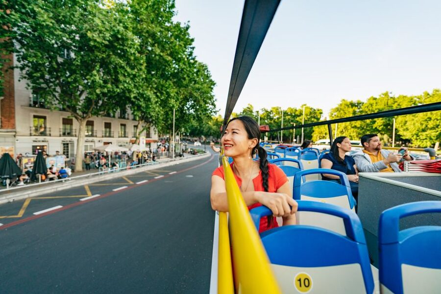Madrid: Panoramic Route City Tour - Route 1: Prado, Cibeles, Gran Vía, and the old royal city