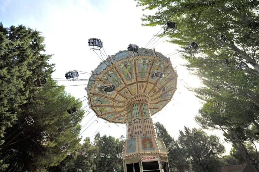 Madrid: Parque de Atracciones de Madrid Entry Ticket - Food, shops, and the shape of a full day