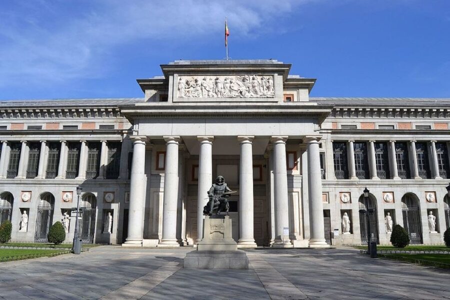 Madrid: Prado Museum Guided Tour - Entering the Prado with a focused route