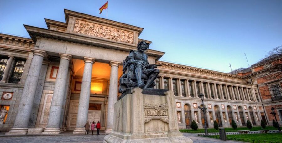 Madrid: Prado & Reina Sofía Museums Guided Tour - The 45-minute walk across Madrid