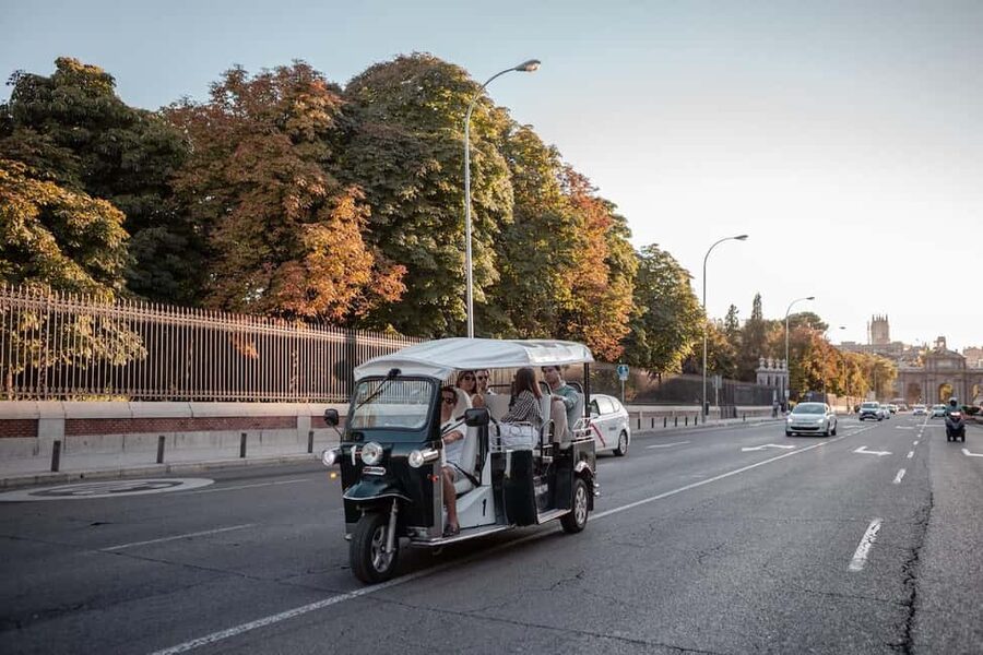 Madrid: Private City Tour by Eco Tuk Tuk - Choosing Between 60, 120, 180, and 240 Minutes