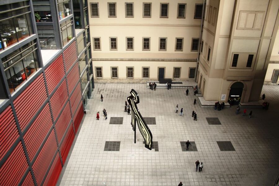 Madrid: Reina Sofía Guided Tour with Skip-the-Line Tickets - The bilingual tour question