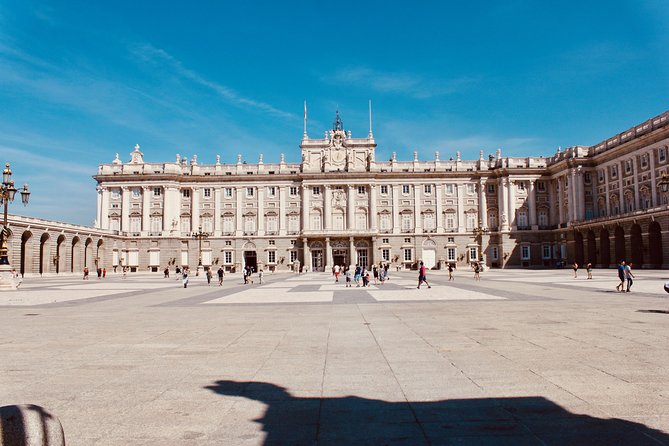 Madrid Royal Palace and Prado Museum Private Tour with Transfers - Making sense of the Prado in two hours