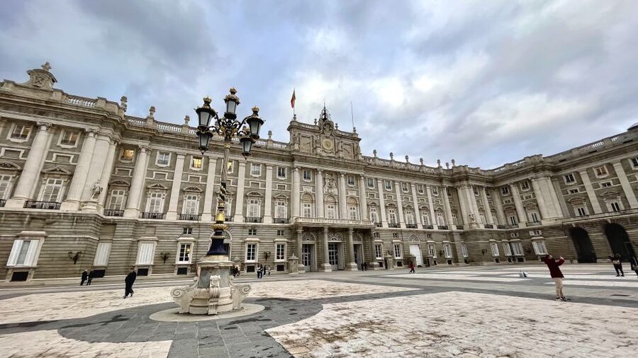 Madrid: Royal Palace Entry Ticket and Small Group Tour - Entering through the group access point