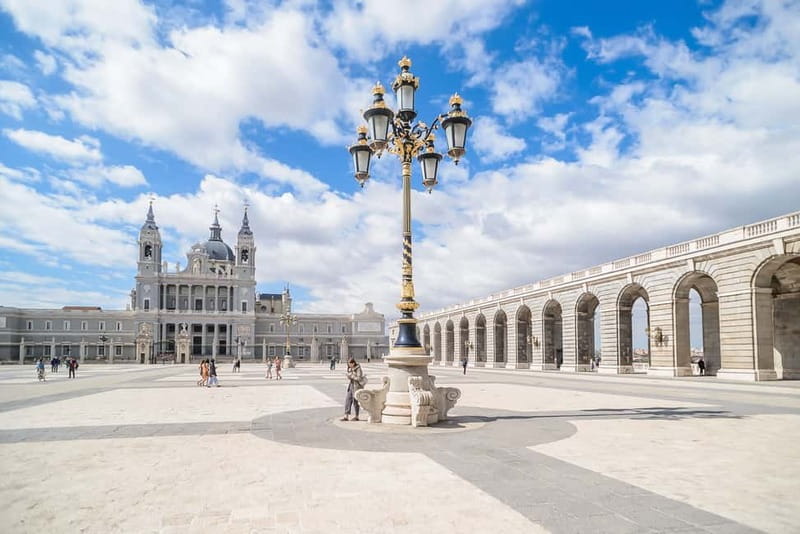 Madrid: Royal Palace Expert Guided Tour with Skip-the-Line - Art by Goya and Giordano