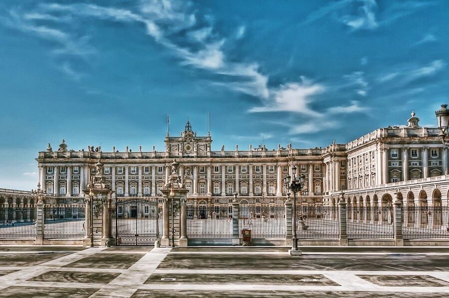 Madrid: Royal Palace Guided Tour with Entry Ticket - The final royal collections