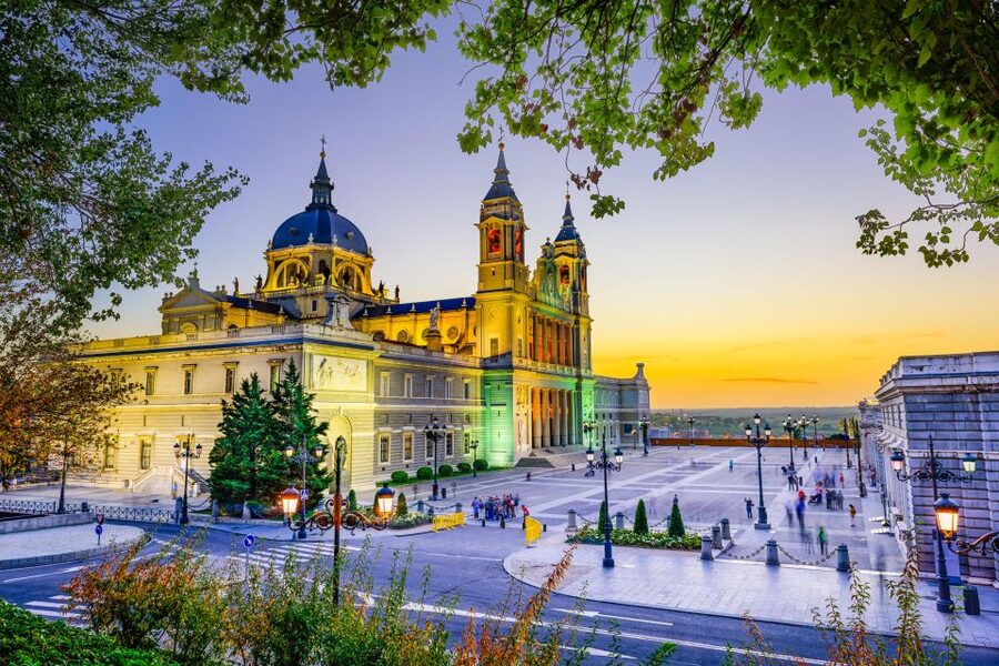 Madrid: Royal Palace Guided Tour with Entry Ticket - Why the Royal Palace deserves two focused hours