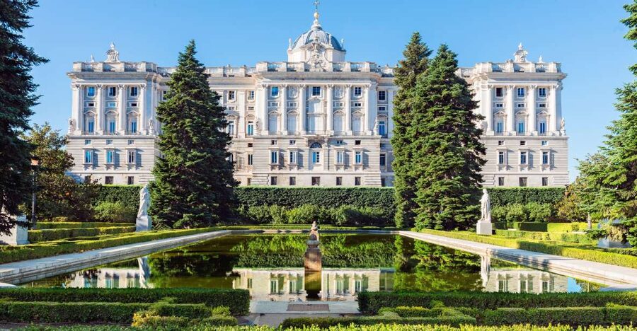 Madrid: Royal Palace Guided Tour with Entry Ticket - Plaza de Oriente and the palace approach