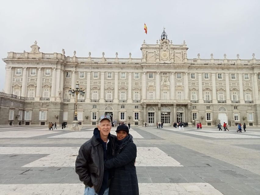 Madrid: Royal Palace Guided Tour with Entry Ticket - Alabarderos Hall and the Hall of Columns