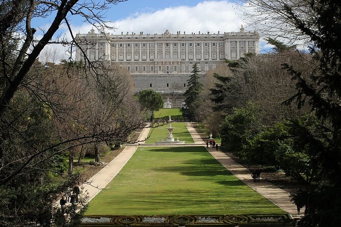 Madrid: Royal Palace Guided Tour with Skip the Line Ticket - Passing security with skip-the-line admission