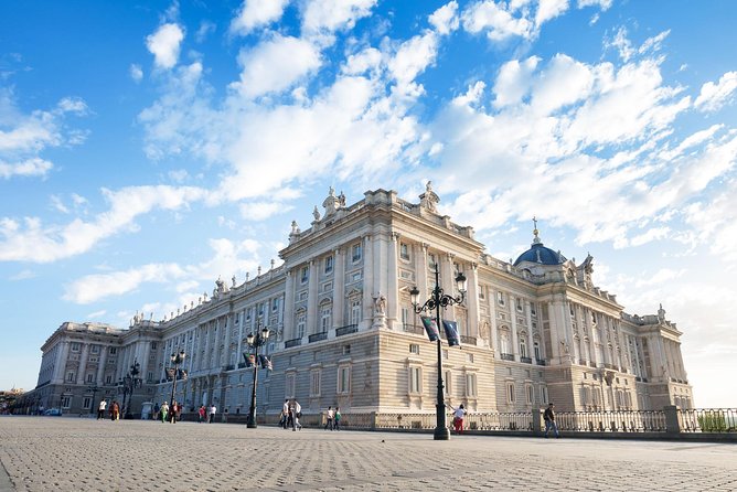 Madrid Royal Palace Professional Guided Tour with Skip the Line - The Throne Room, Hall of Columns, and Tiepolo’s ceiling