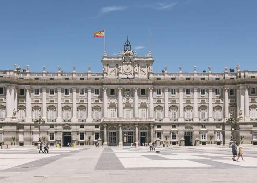 Madrid: Royal Palace Skip-the-Line Entry with Audio Guide - Making the most of the 1.5-hour visit