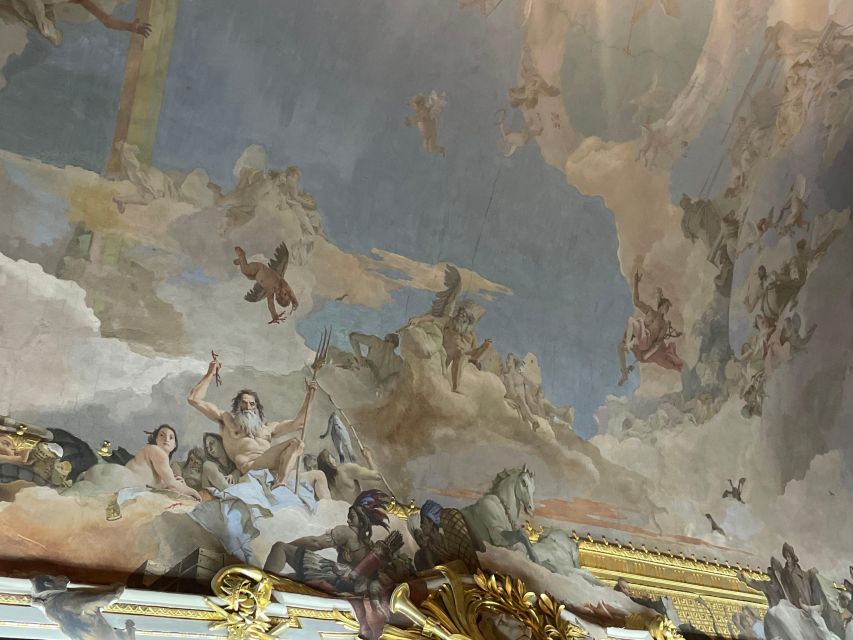 Madrid: Royal Palace tour - semi private or private - What you will and will not see