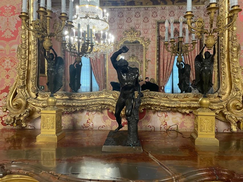Madrid: Royal Palace tour - semi private or private - Guides who bring the palace to life