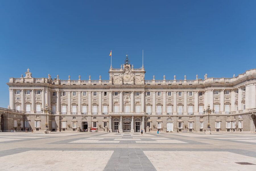 Madrid: Royal Palace VIP Tour with Skip-the-Line Ticket - Key points to know before booking