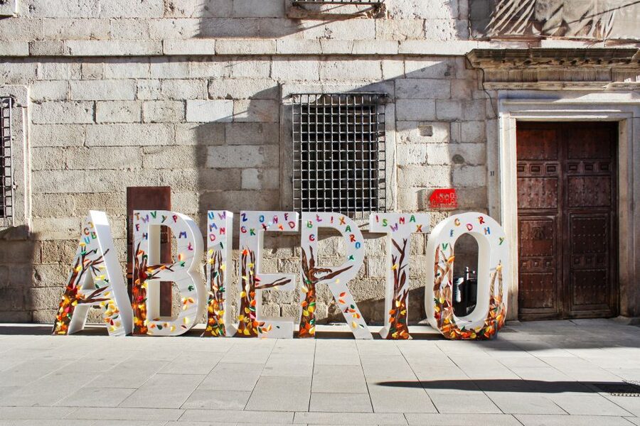 Madrid: Segovia and Toledo Tour, Alcazar, and Cathedral - Segovia’s aqueduct, the day’s dramatic opening