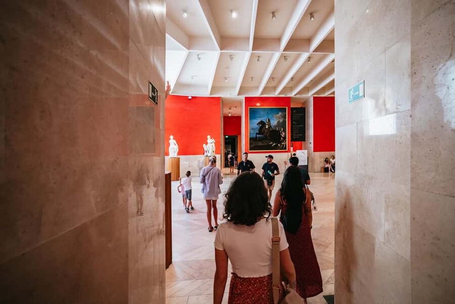 Madrid: Skip-the-Line Prado Museum Guided Tour - The pace, group flow, and crowded rooms