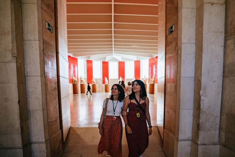 Madrid: Skip-the-Line Prado Museum Guided Tour - Meeting near the Prado and getting inside