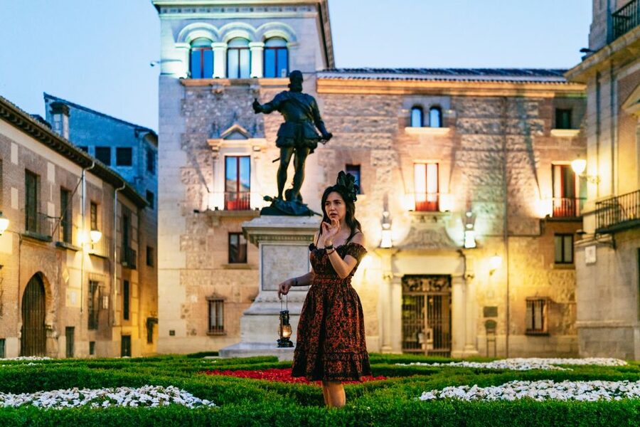 Madrid: Spanish Inquisition and Legends Evening Walking Tour - Starting beside the Orpheus fountain