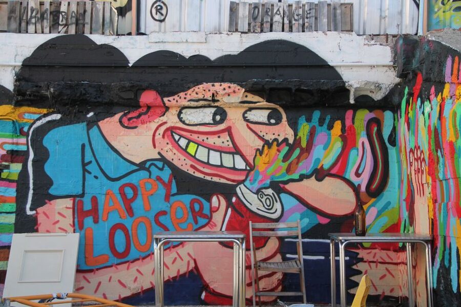 Madrid: Street Art Tour with Local Graffiti Hunter - Esta es una Plaza and Plaza del Sombrerete