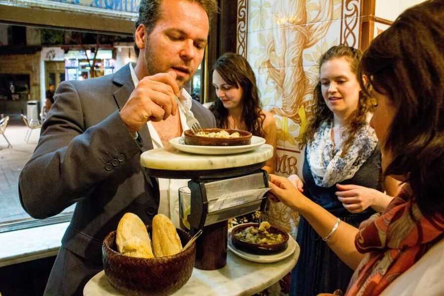 Madrid: Tapas & Wine Tasting Tour with Local Guide - Key points at a glance