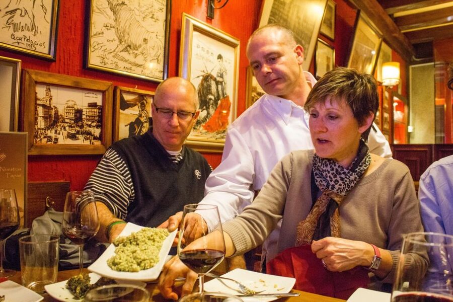 Madrid: Tapas & Wine Tasting Tour with Local Guide - Practical details that affect your evening